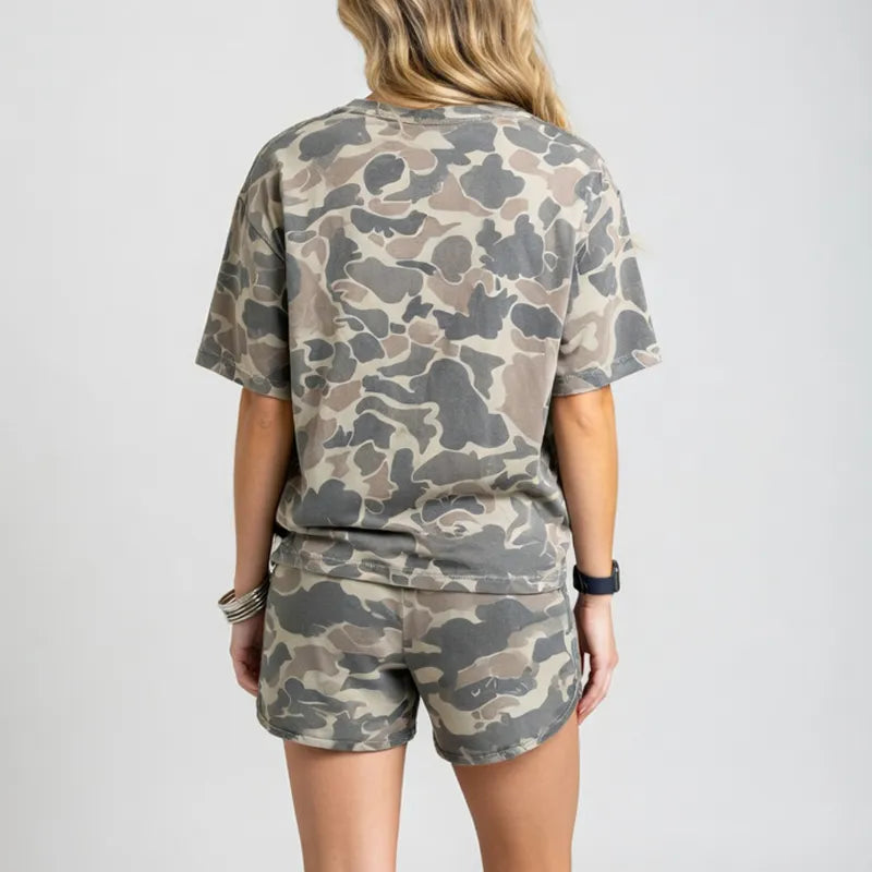 Loose-fitting T-shirt and camouflage print shorts set