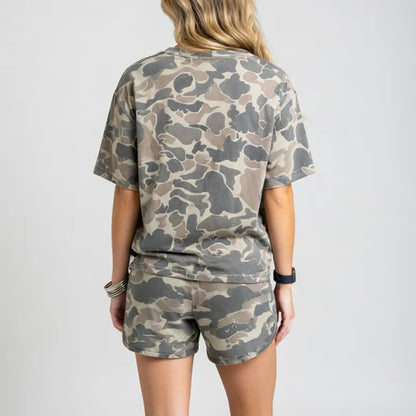Loose-fitting T-shirt and camouflage print shorts set